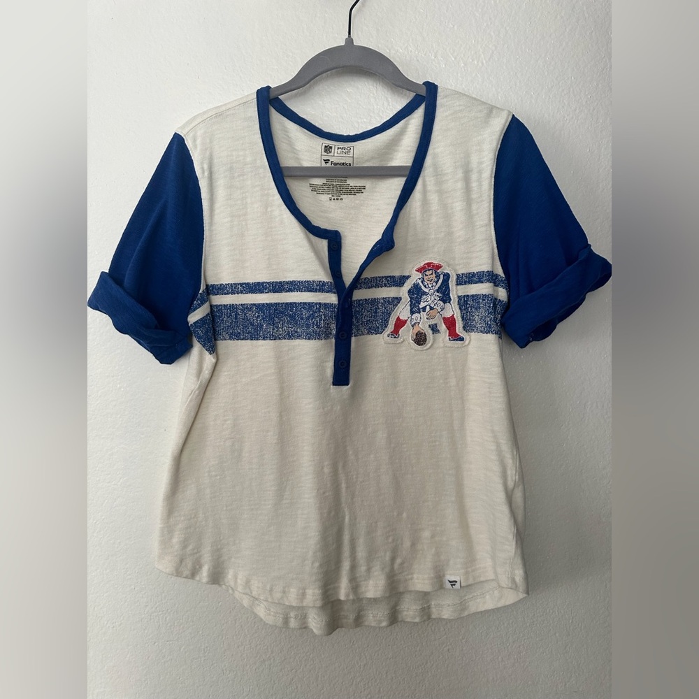 Womens Patriots top